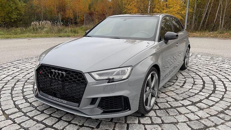 Grau Gebraucht 2017 Audi RS3 Sport Limousine | 35.999 € (Guter Preis) - Bild 1/4
