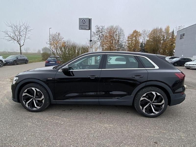 Gebraucht Audi e-tron 230 kW (313 PS) 2022 Schwarz SUV