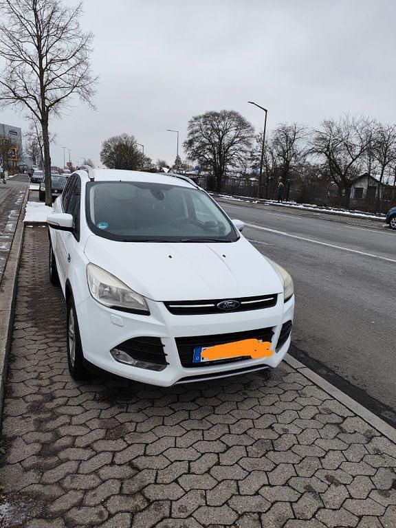Gebraucht Ford Kuga Trend 150 PS (110 kW) 2013 Weiß SUV
