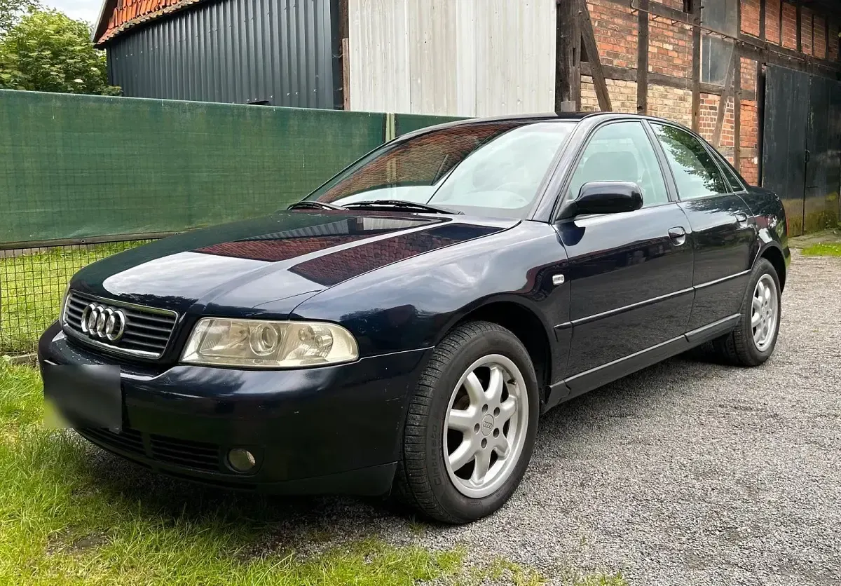 Gebraucht Audi A4 101 PS (74 kW) 1999 Blau Limousine