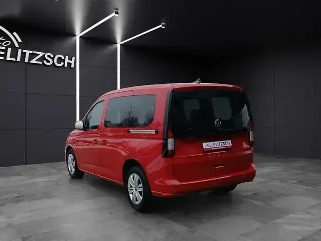 Gebraucht VW Caddy Basis 116 PS (85 kW) 2024 Kirschrot Van / Kleinbus