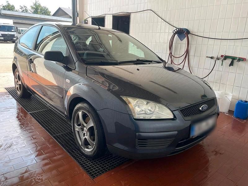 Blau Gebraucht 2006 Ford Focus Kleinwagen | 1.700 € (Fairer Preis) - Bild 1/4