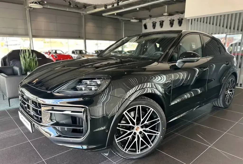 Gebraucht Porsche Cayenne 470 PS (345 kW) 2025 Schwarz SUV