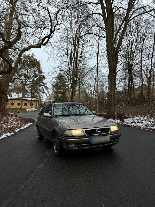 Second-hand Opel Astra 75 CP (55 kW) 1996 Break