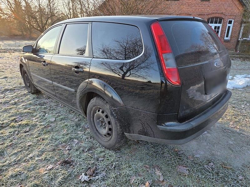 Gebraucht Ford Focus Ambiente 101 PS (74 kW) 2006 Schwarz Kombi