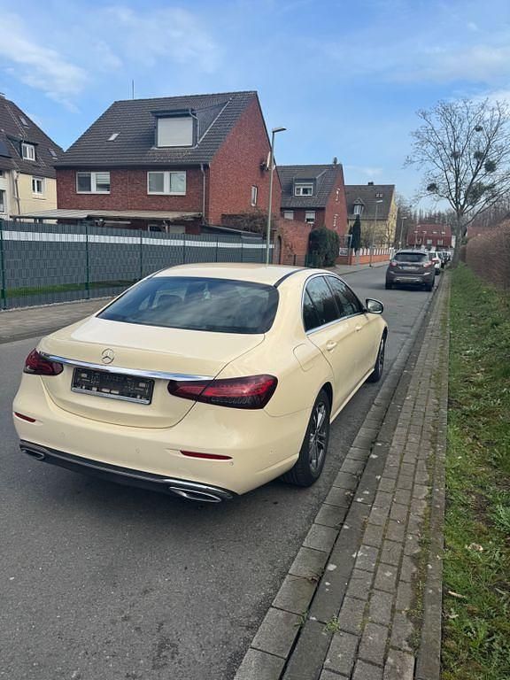 Brugt Mercedes E220 200 HK (147 kW) 2023 Beige Sedan