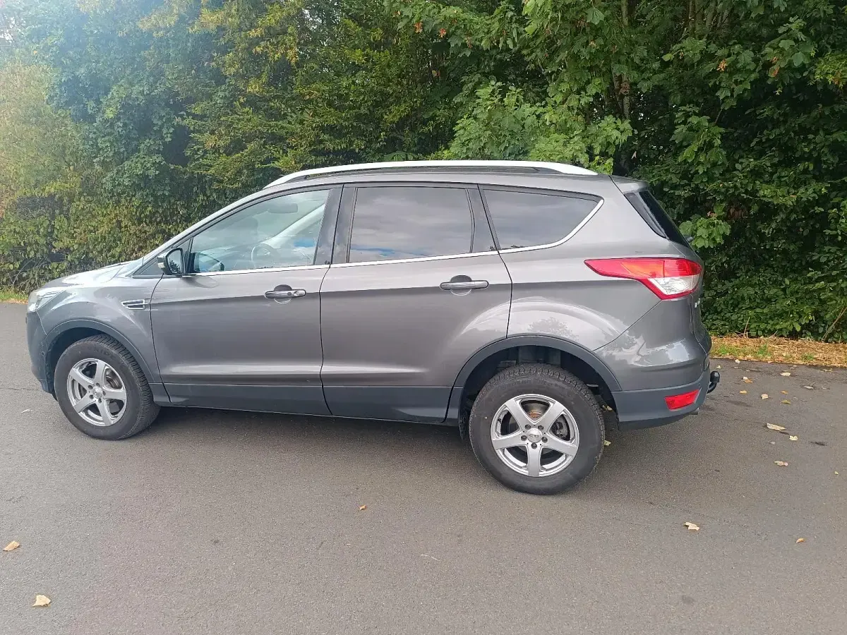 Gebraucht Ford Kuga Titanium 163 PS (119 kW) 2013 Grau SUV