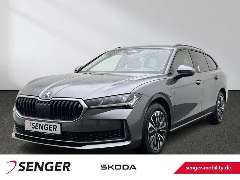Graphitegrau Neu 2025 Skoda Superb Selection Kombi | 55.980 € (Teuer) - Bild 1/4