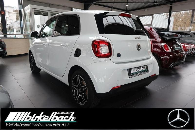 Gebraucht Smart ForFour Electric Drive 60 kW (82 PS) 2020 Weiß Limousine