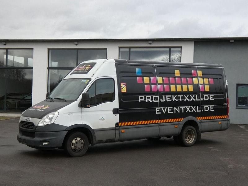 Weiß Gebraucht 2014 Iveco Daily Van / Kleinbus | 6.450 € (Teuer) - Bild 1/4