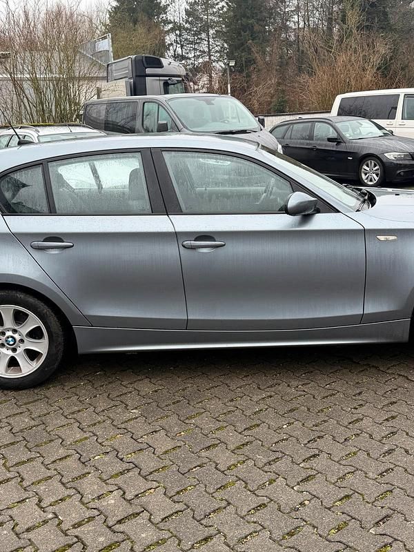Gebraucht BMW 118 130 PS (95 kW) 2004 Silber Kleinwagen
