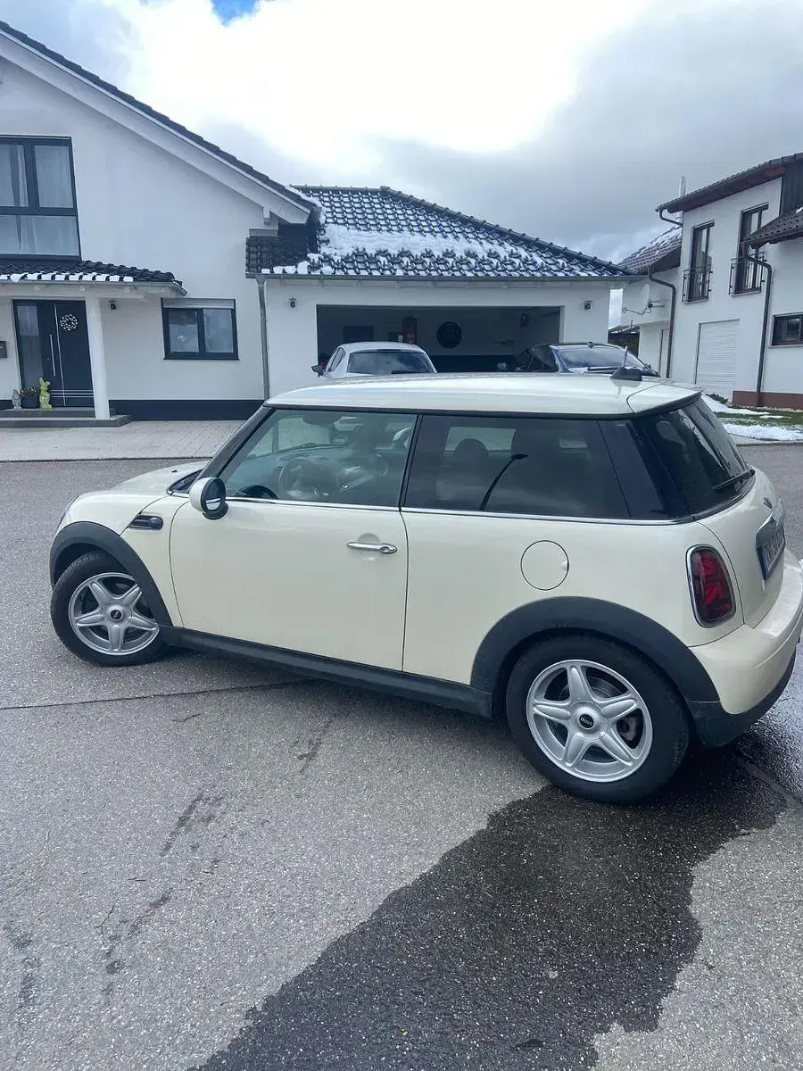 Używany Mini One D 90 KM (66 kW) 2012 Beżowy Hatchback