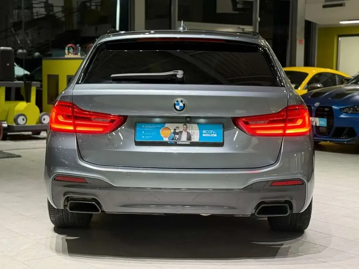 Gebraucht BMW 550 400 PS (294 kW) 2019 Bluestone Kombi