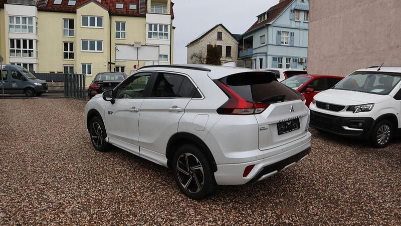 Gebraucht Mitsubishi Eclipse Cross 98 PS (72 kW) 2021 Titanweiss (d) (metallic) SUV