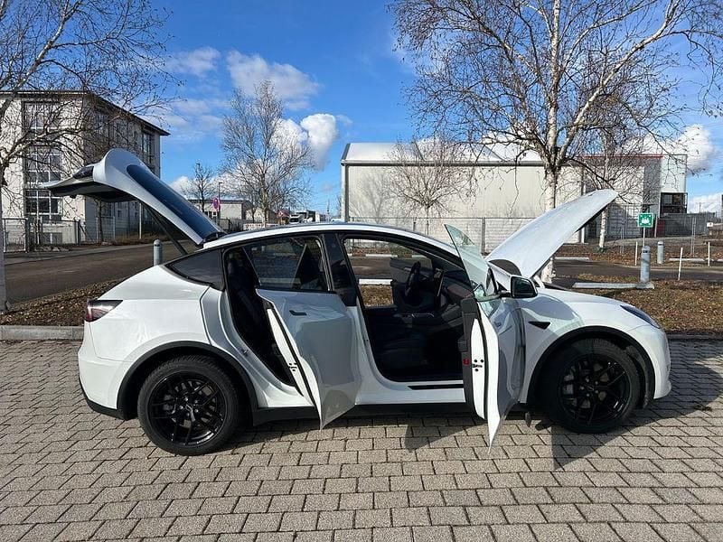 Gebraucht Tesla Model Y 378 kW (514 PS) 2023 Weiß SUV