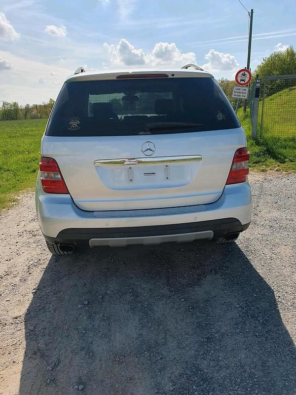Gebraucht Mercedes ML280 190 PS (139 kW) 2006 Grau SUV