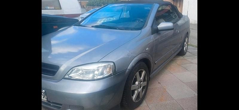 Gebraucht Opel Astra Cabriolet 150 PS (110 kW) 2004 Silber Cabrio
