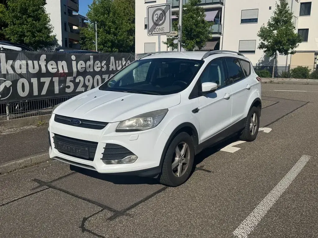 Gebraucht Ford Kuga Trend 150 PS (110 kW) 2013 Weiß SUV