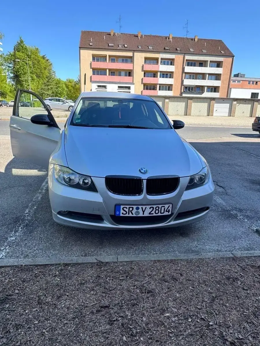 Gebraucht BMW 320 150 PS (110 kW) 2006 Silber Limousine