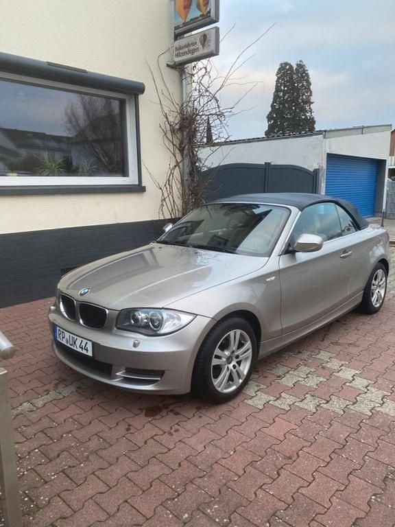 Gebraucht 2010 BMW 120 Cabriolet Cabrio | 5.700 € (Guter Preis) - Bild 1/4