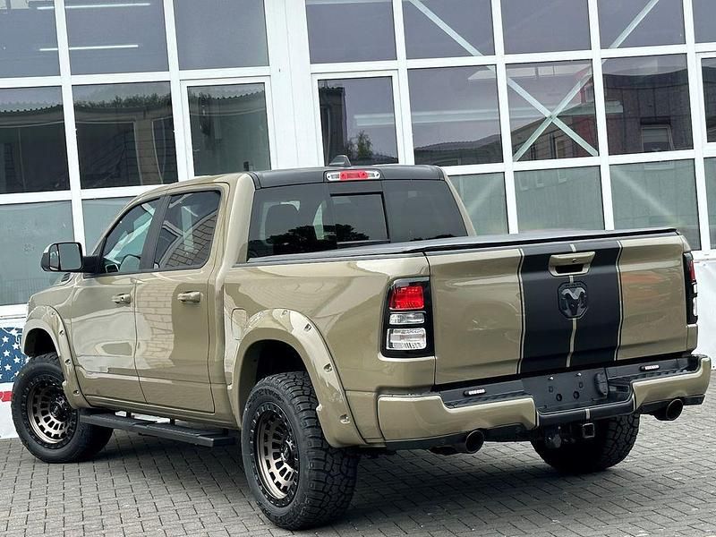 Gebraucht Dodge Custom 401 PS (294 kW) 2022 Beige SUV
