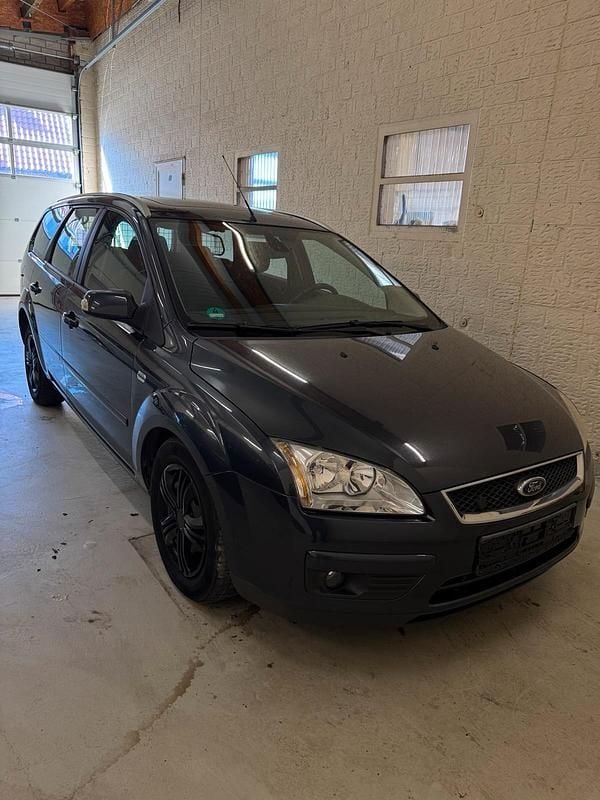 Gebraucht Ford Focus 125 PS (91 kW) 2007 Schwarz Kombi