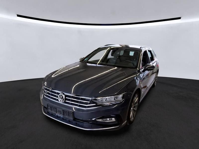Uranograu Gebraucht 2020 VW Passat R-line Kombi | 19.990 € (Superpreis) - Bild 1/4