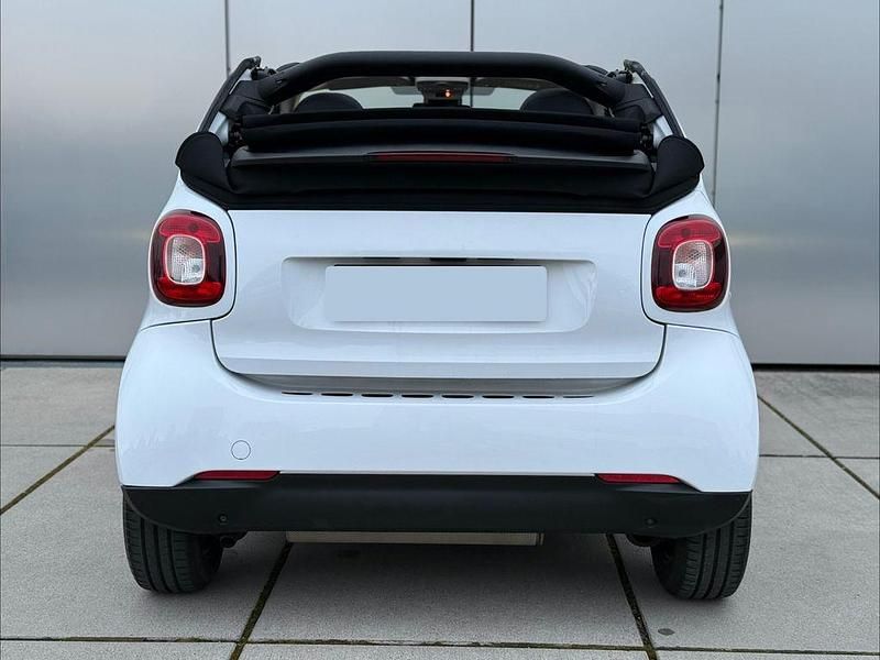 Gebraucht Smart ForTwo Cabrio Passion 71 PS (52 kW) 2016 Weiß Cabrio