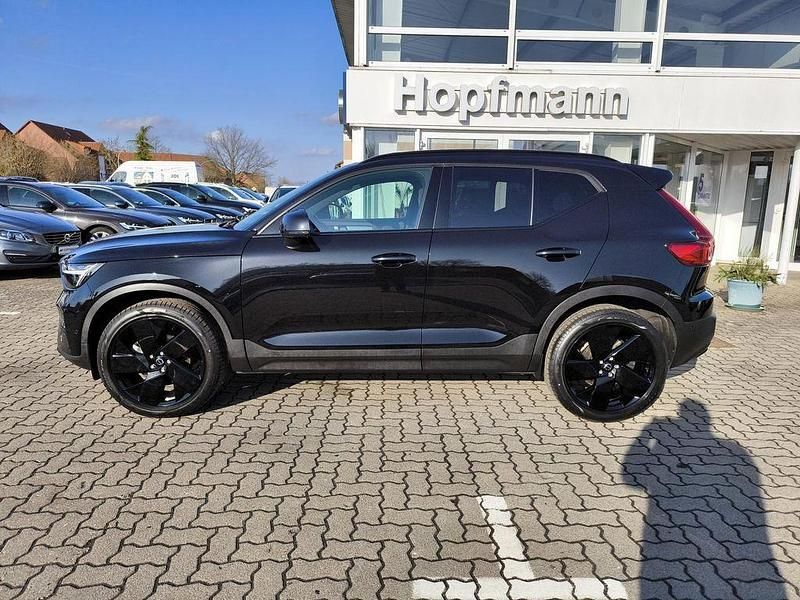 Gebraucht Volvo XC40 Plus 163 PS (119 kW) 2025 Onyx black / metallic SUV