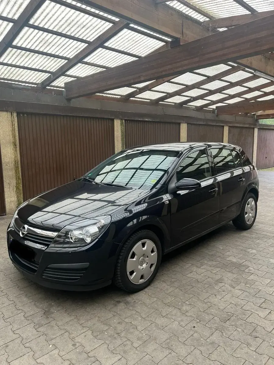 Second-hand Opel Astra 116 CP (85 kW) 2006 Negru Hatchback