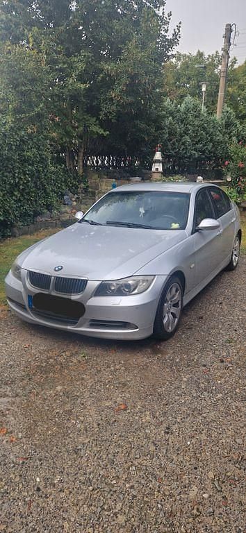 Silber Gebraucht 2005 BMW 330 Limousine | 8.000 € (Guter Preis) - Bild 1/4