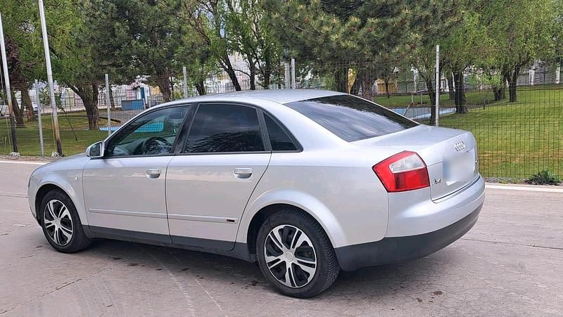 Gebraucht Audi A4 131 PS (96 kW) 2001 Silber Limousine