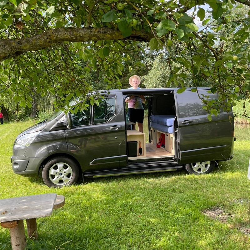 Grau Gebraucht 2016 Ford Transit Custom Trend Van / Kleinbus | 17.000 € (Etwas zu teuer) - Bild 1/4