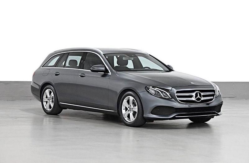 Gebraucht Mercedes E220 194 PS (142 kW) 2019 Grau Kombi