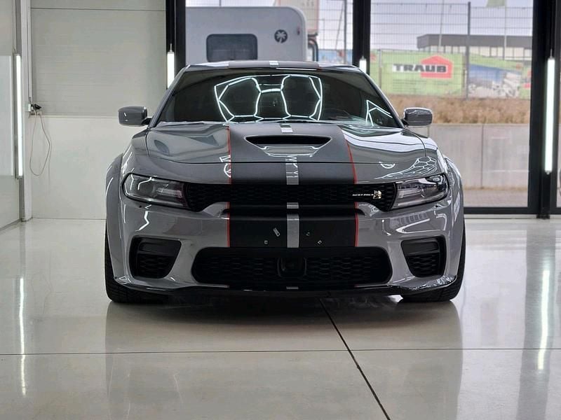 Grau Gebraucht 2021 Dodge Charger Limousine | 55.000 € - Bild 1/4