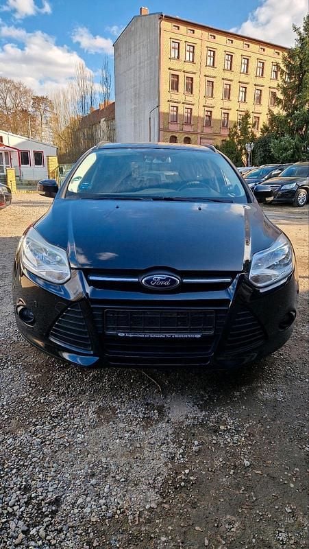 Gebraucht Ford Focus 125 PS (91 kW) 2011 Schwarz Kombi