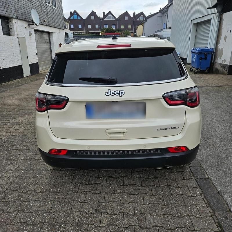 Gebraucht Jeep Compass Limited 150 PS (110 kW) 2020 Weiß SUV