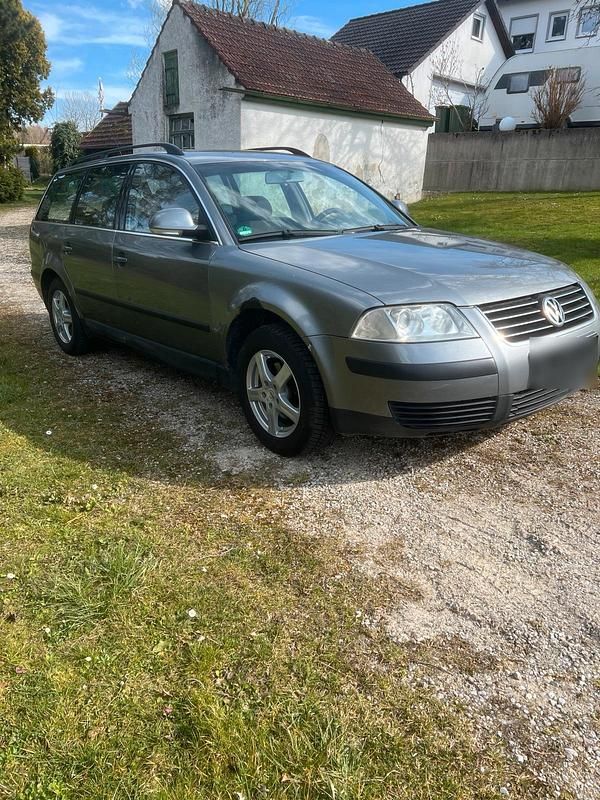 Gebraucht VW Passat 131 PS (96 kW) 2004 Grau Kombi