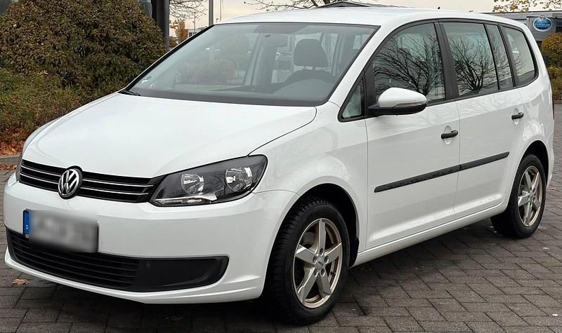Weiß Gebraucht 2015 VW Touran Van / Kleinbus | 9.300 € (Superpreis) - Bild 1/4