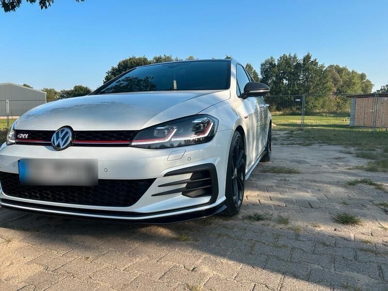 Weiß Gebraucht 2019 VW Golf VII GTI Limousine | 24.499 € (Fairer Preis) - Bild 1/4