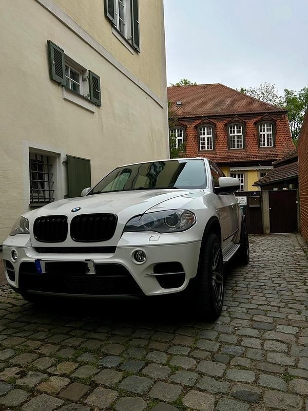 Weiß Gebraucht 2011 BMW X5 SUV | 20.500 € - Bild 1/4