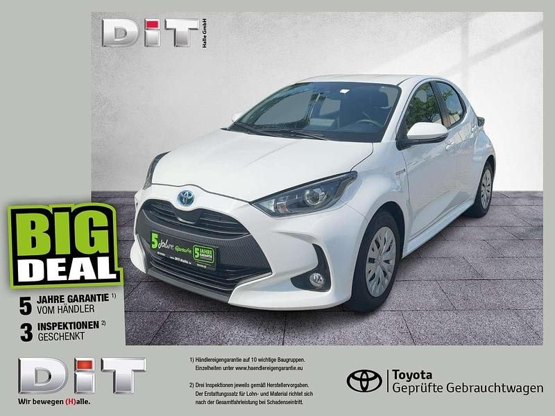 Schneeweiß Gebraucht 2021 Toyota Yaris Hybrid Business Edition Kleinwagen | 16.990 € (Guter Preis) - Bild 1/4