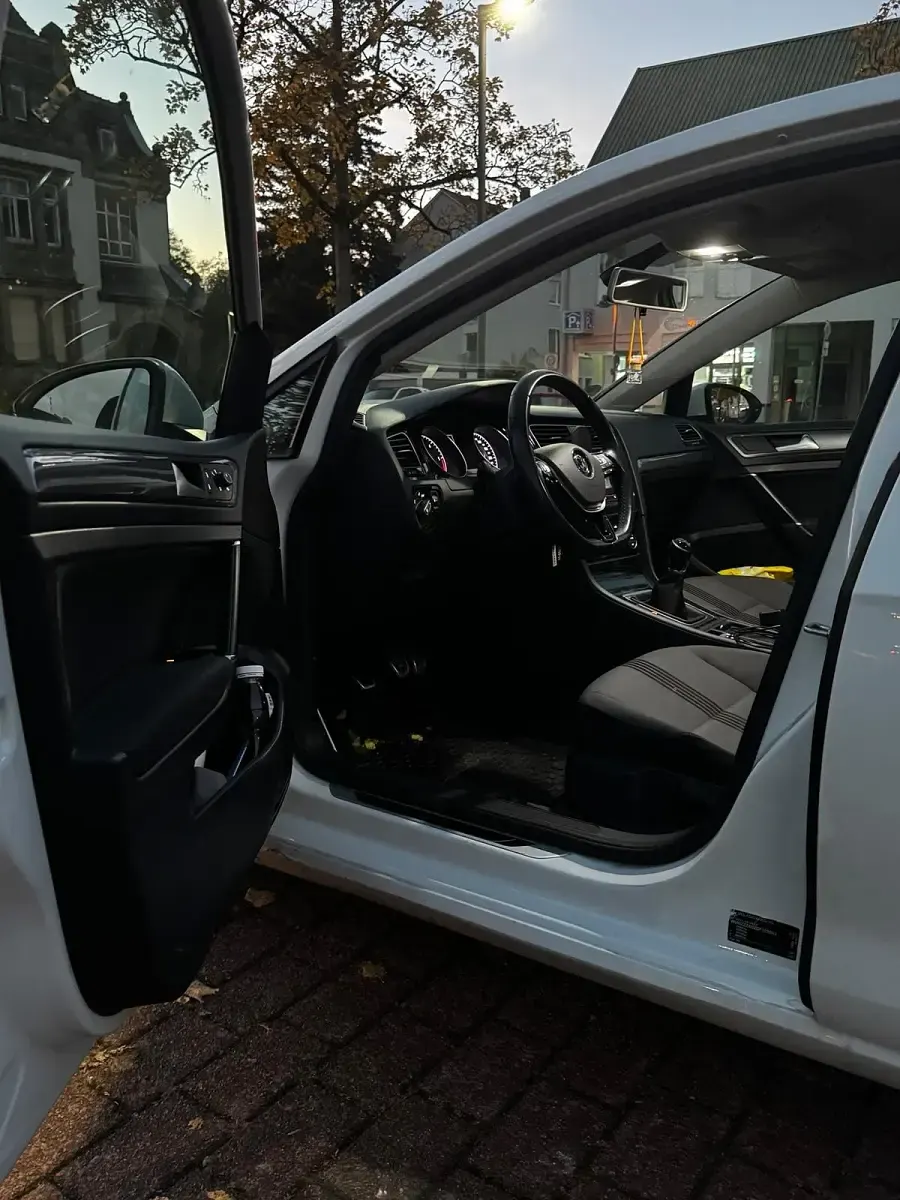 Gebraucht VW Golf VII Allstar 110 PS (80 kW) 2016 Weiß Limousine