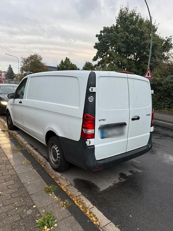 Weiß Gebraucht 2019 Mercedes Vito Van / Kleinbus | 14.000 € (Superpreis) - Bild 1/3