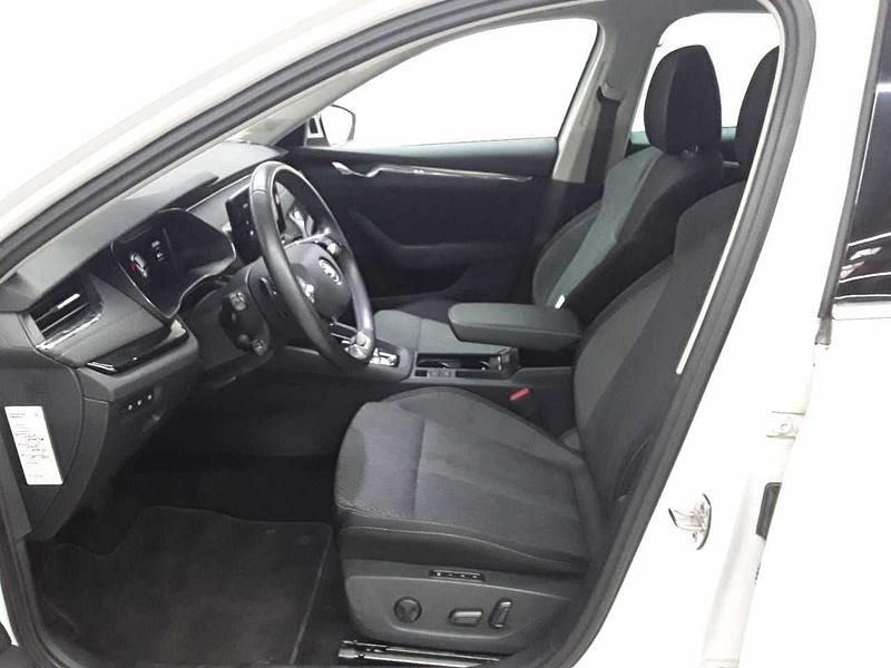 Gebraucht Skoda Octavia First Edition 150 PS (110 kW) 2020 Candyweiß uni Kombi