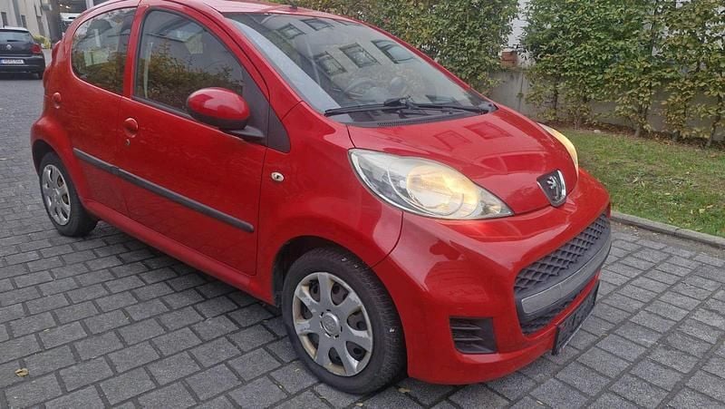 Gebraucht Peugeot 107 68 PS (50 kW) 2011 Rot Kleinwagen