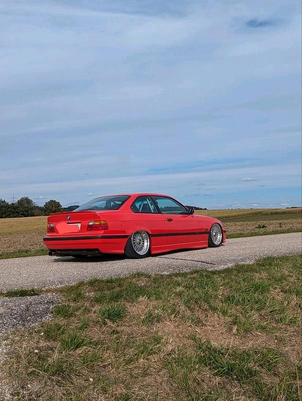 Gebraucht BMW 320 150 PS (110 kW) 1995 Rot Coupé