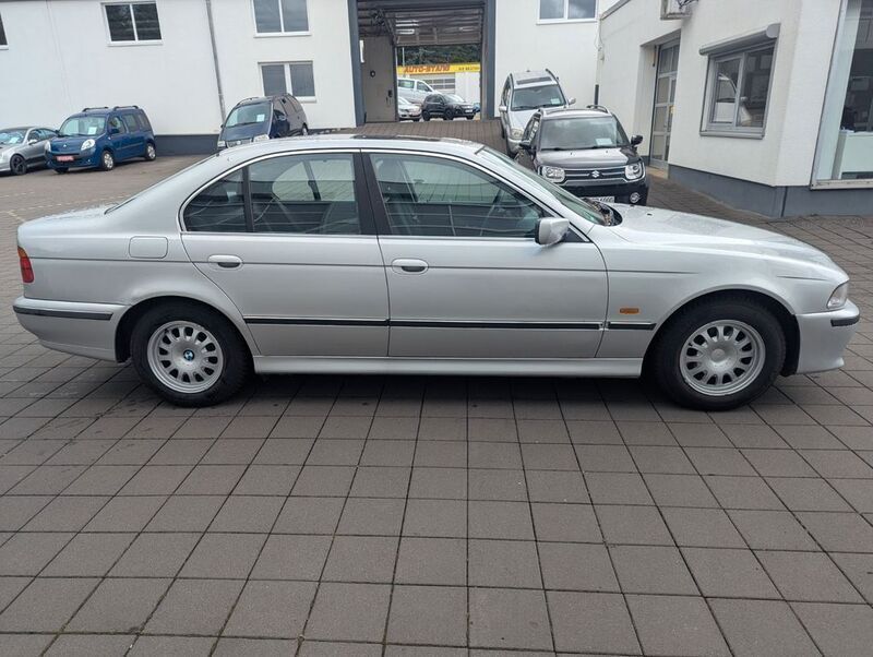Gebraucht BMW 520 150 PS (110 kW) 2000 Silber Limousine
