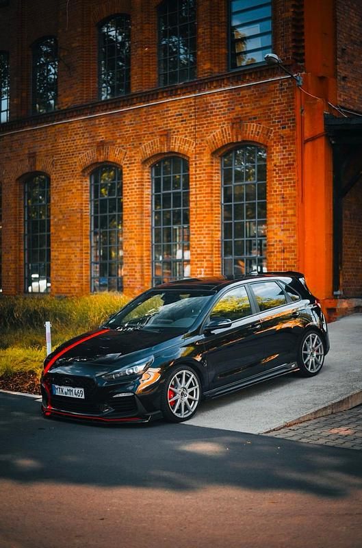 Schwarz Gebraucht 2019 Hyundai i30 Limousine | 23.800 € (Etwas zu teuer) - Bild 1/4