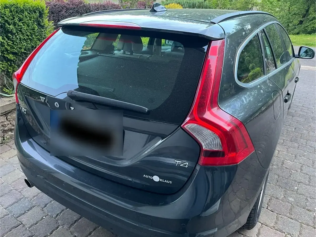 Gebraucht Volvo V60 179 PS (131 kW) 2010 Grau Kombi